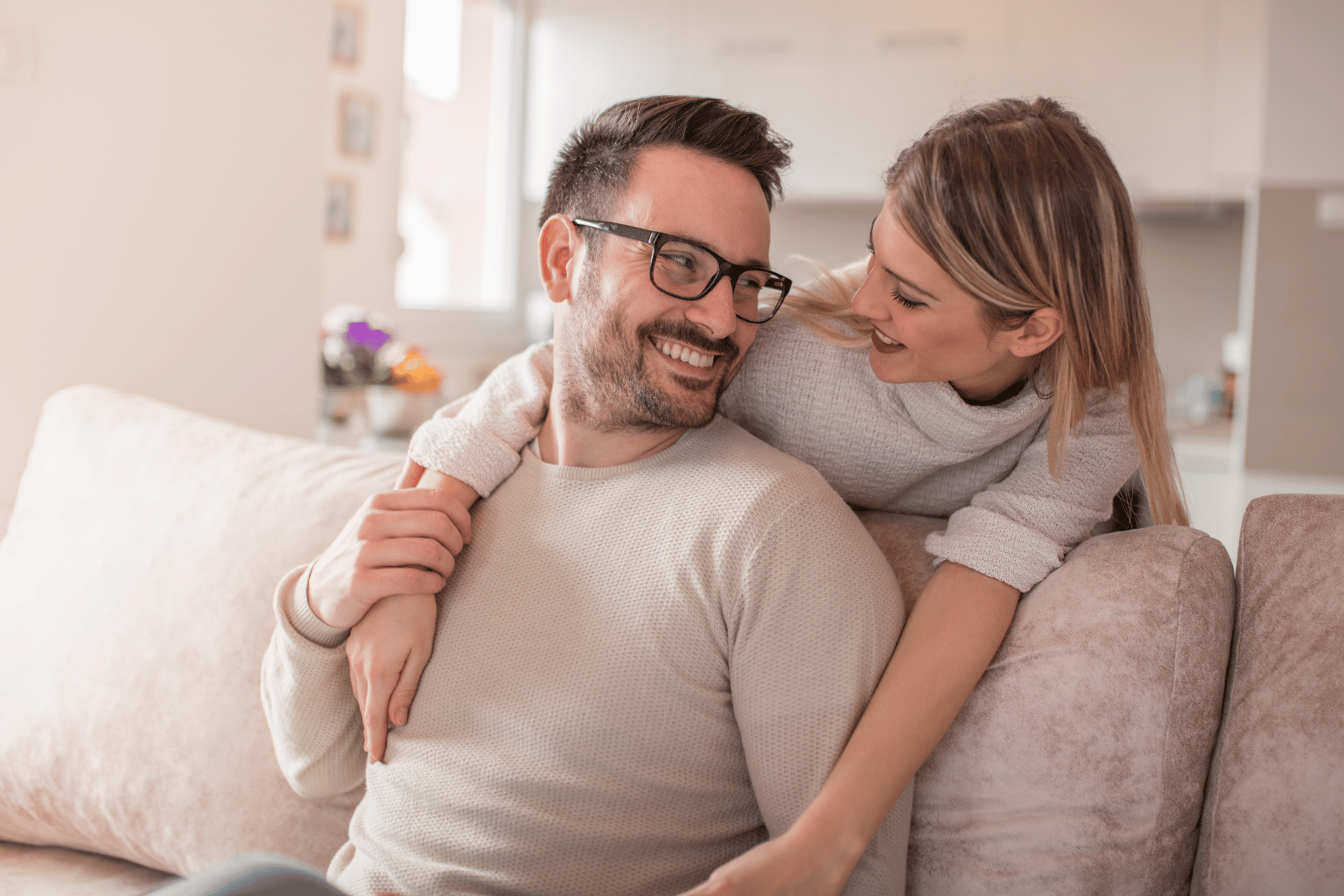 Čudne stvari koje ljudi rade kada su zaljubljeni — i zašto se to zapravo dešava